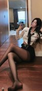 王妃坐正在木顿时疯狂摇头的动图